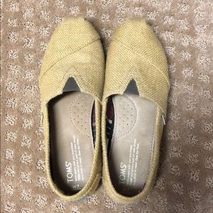 Tan burlap toms shoes